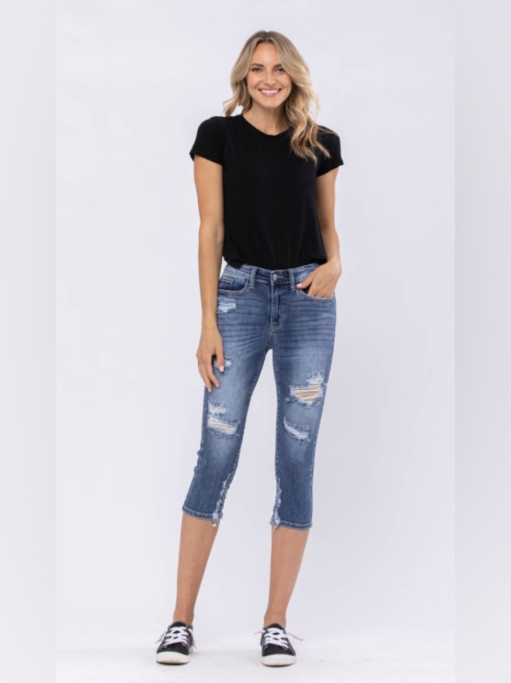 Judy Blue MID-RISE SKINNY HEAVY SANDING DESTROYED CAPRI